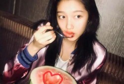 娱乐吃瓜君关晓彤,娱乐圈的“吃瓜”女王，揭秘明星幕后故事